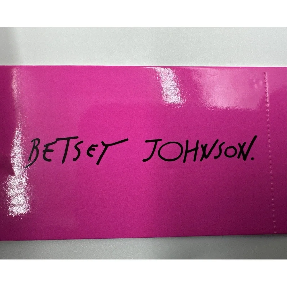 Betsey Johnson Black Zip Around Wallet Wristlet All Over Spiders DetachableStrap